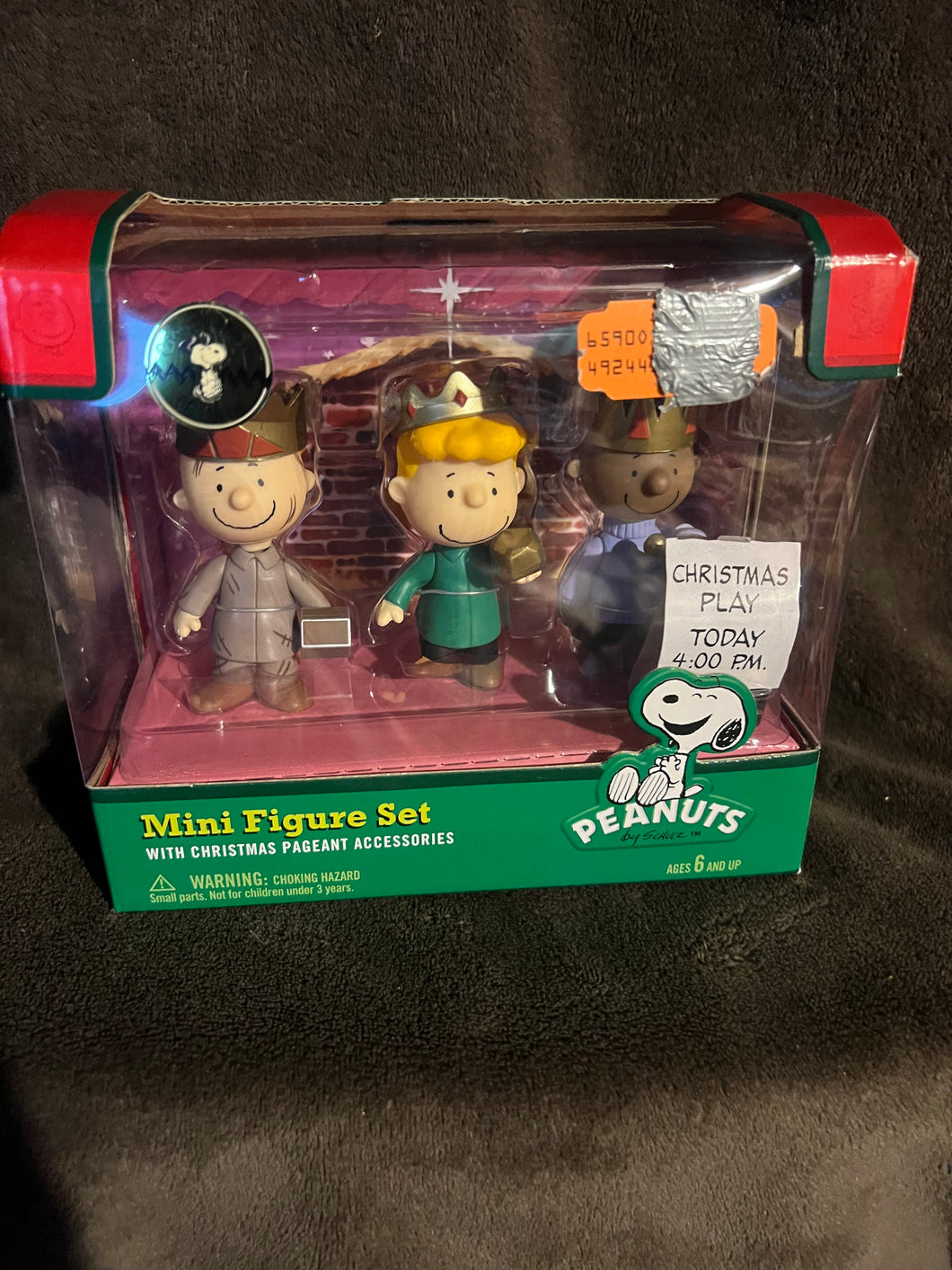 Peanuts Gang Rare Christmas Pageant Figure Set Never opened