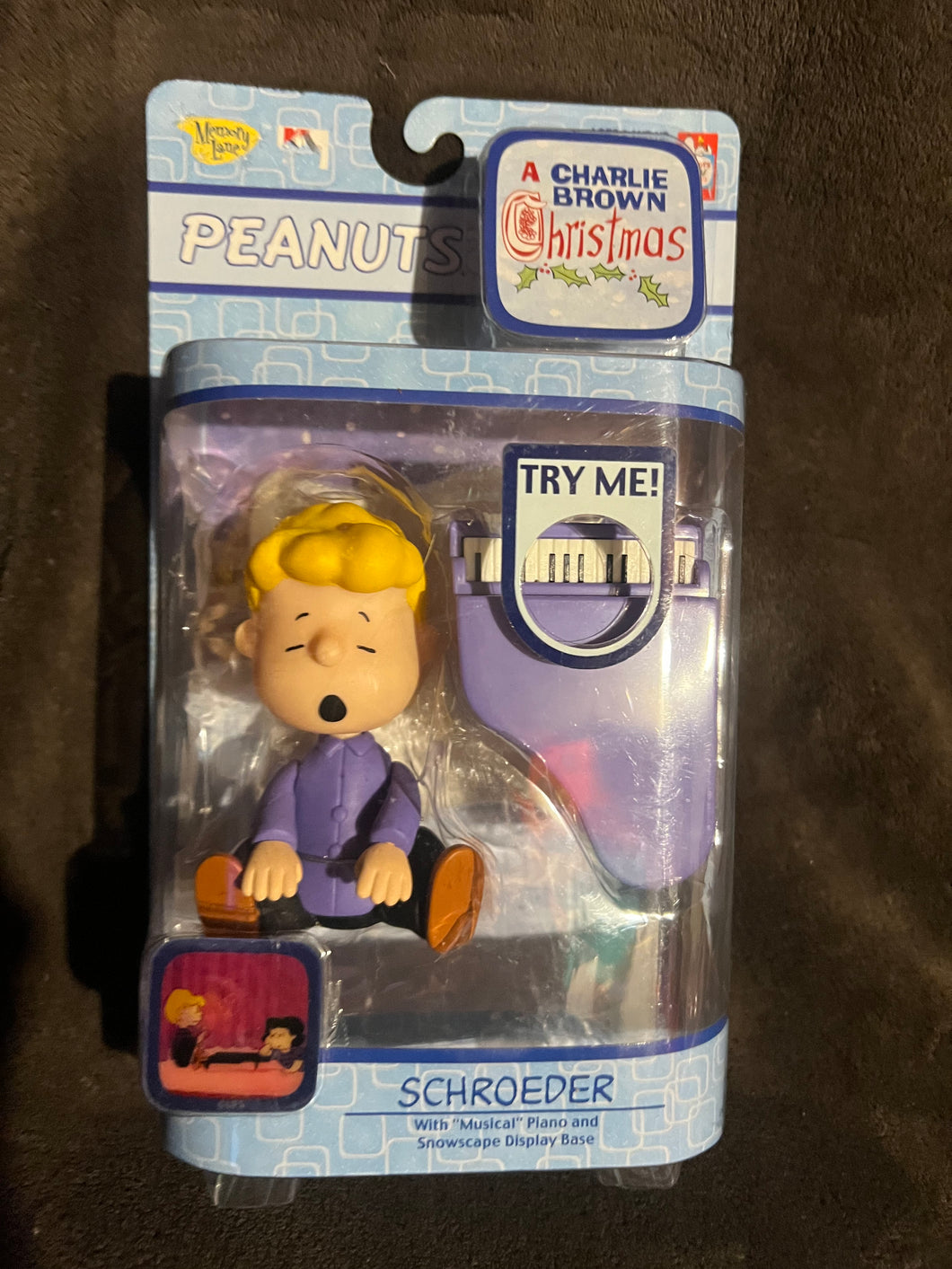 Peanuts Gang Schroeder With His piano. Item still in original box never opened requires batteries not included.