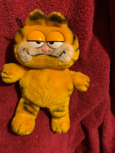 Load image into Gallery viewer, Garfield Dakin Vintage Rare plush
